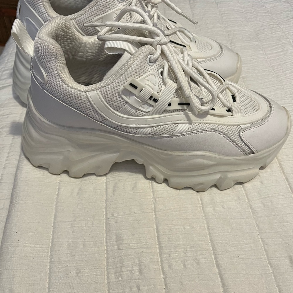 Steve Madden White Chunky Sneakers